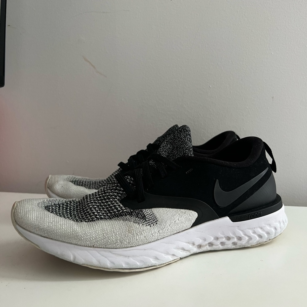 USED Nike Odyssey React 2 Flyknit FLR Running Womens 8.5 Shoes Sneakers